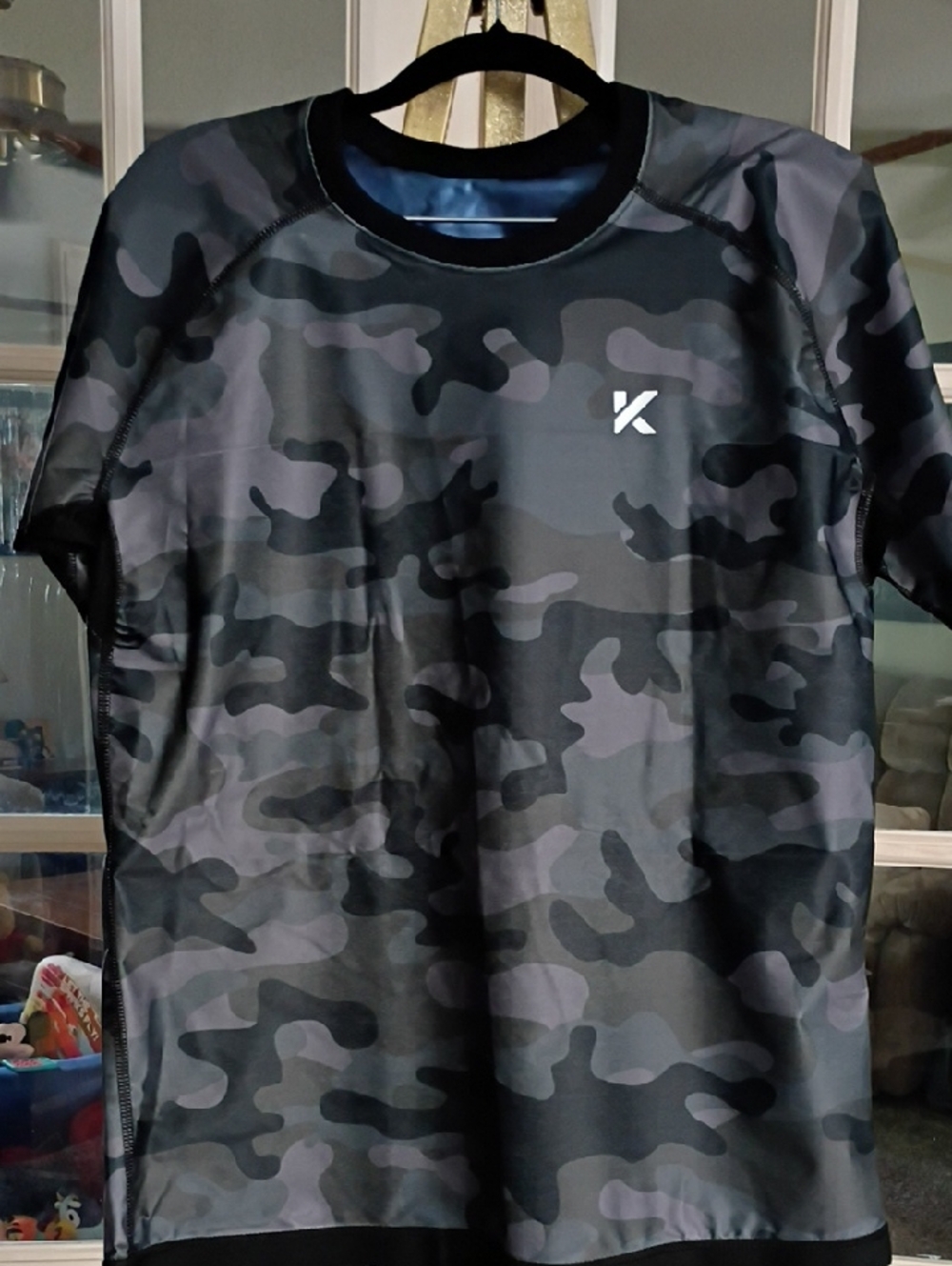 Asilio Men's Black & Gray Camo Short Sleeve Athletic Tee